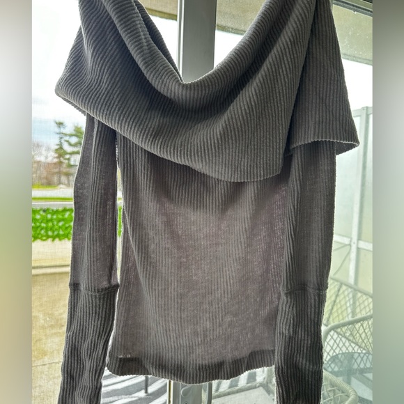 FREE PEOPLE off the shoulder sweater - Picture 3 of 3